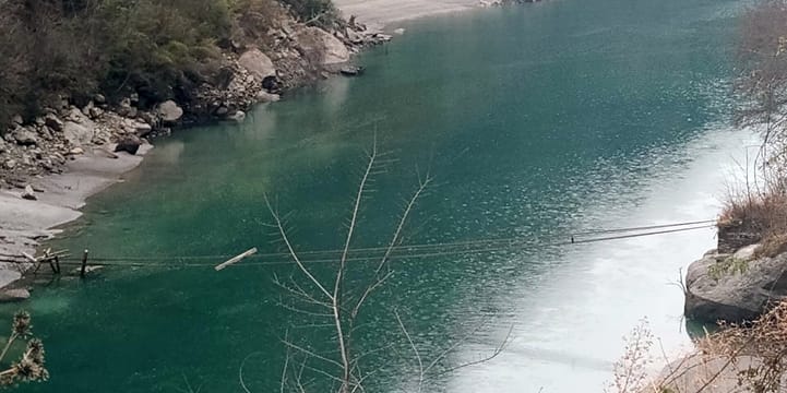 Even after ten years, the bridge submerged in the dam of the project has not been built