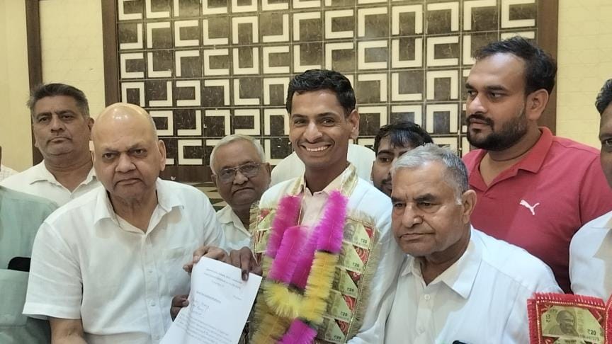 Surendra became the head of Agrawal Sabha by getting 272 votes