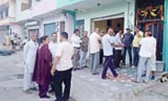 Couple held hostage at gunpoint, jewellery and cash worth lakhs looted