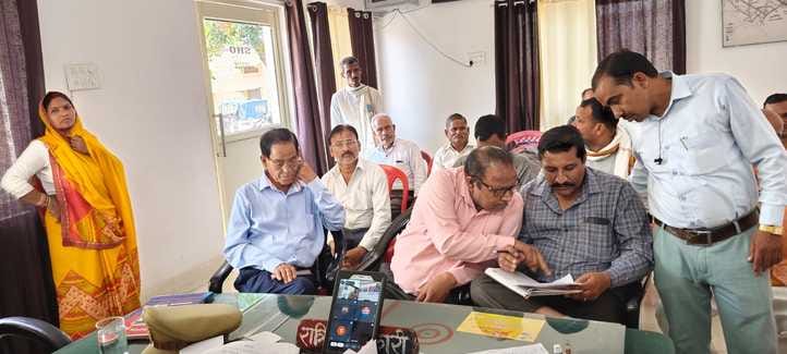 Officials stay away from police station resolution day