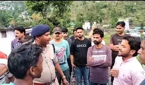 Rainwater entered the houses in Kulsari, the affected people protested