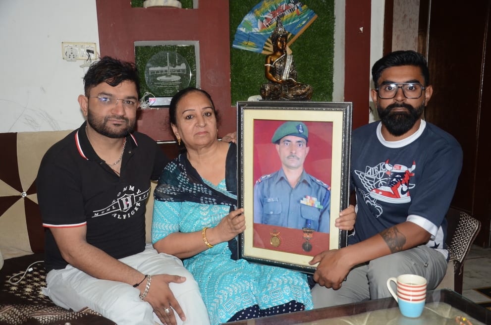 Every day 30 youths run for recruitment in the army