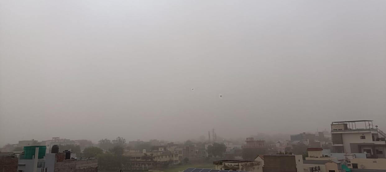 After a sunny day, the storm in the evening caused power outage