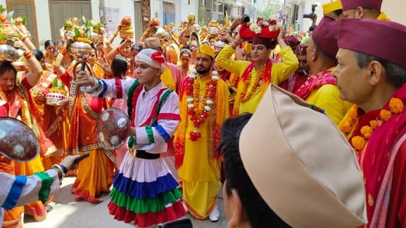 Culture of Uttarakhand seen in Kalash Yatra