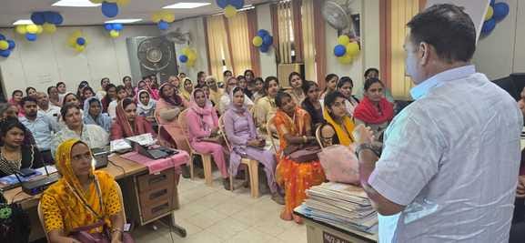 Employment given to 450 families by implementing Bima Sakhi Yojana: Khola