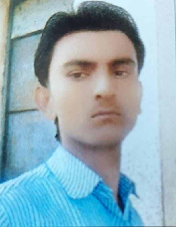 A young man committed suicide by hanging himself in a love affair