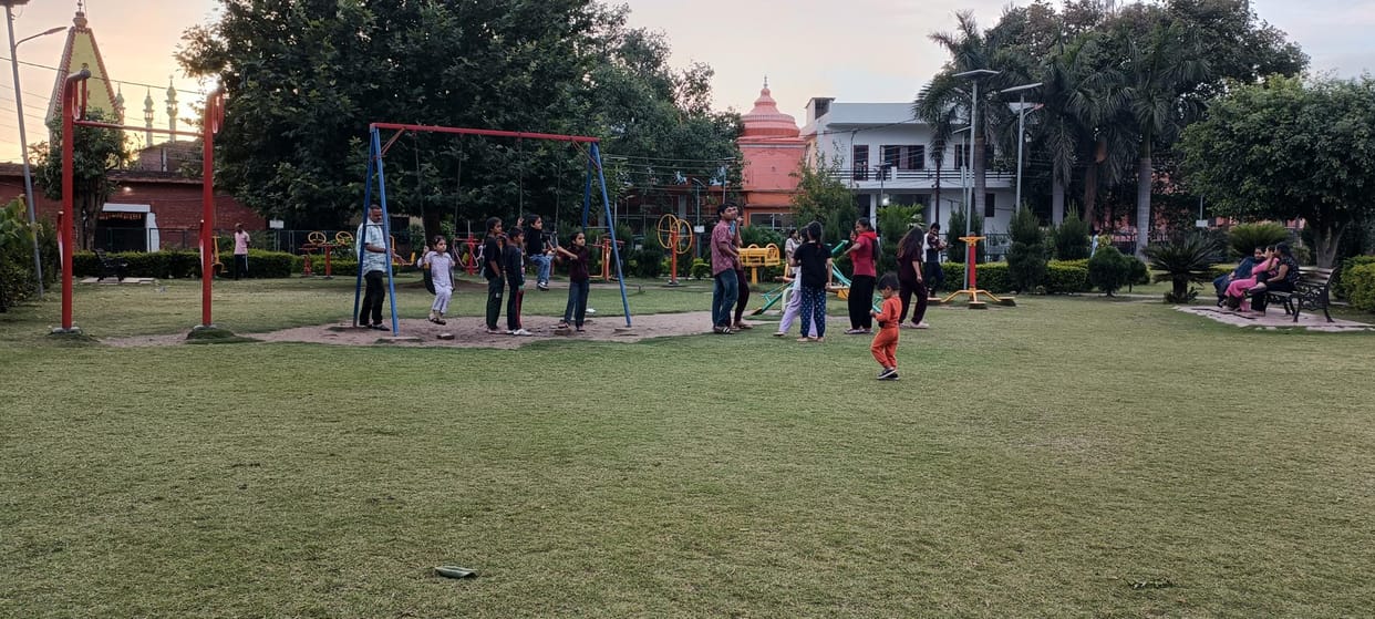 Peoples Reached Park After Rain