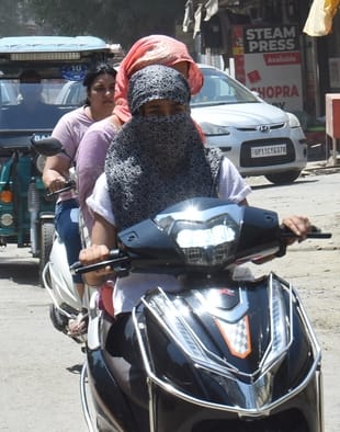 Oh this heat Varanasi temperature reached 42.4 degrees