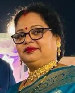 The wife of the former branch manager of an insurance company was crushed by a truck