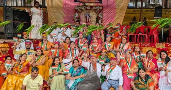 Maheshwari Mahila Mandal performed Chunri Manorath for the victory of soldiers