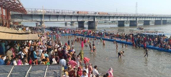 Baishakh Purnima: Devotees take a dip in the Ganga