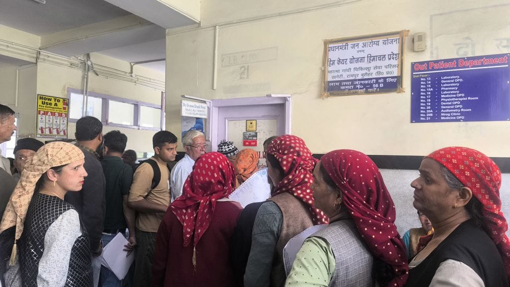 Crowd of patients gathered at Mahatma Gandhi Kheneri Hospital