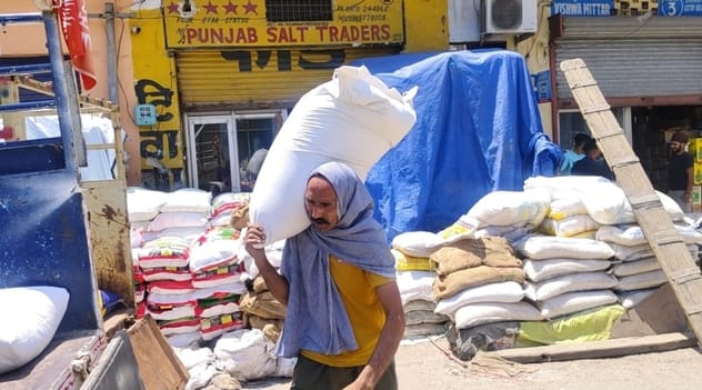 Situation is normal, traders are reaching the grain market
