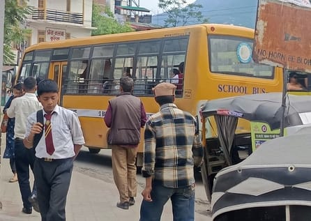 Surprise inspection of private school vehicles, challans issued to 18