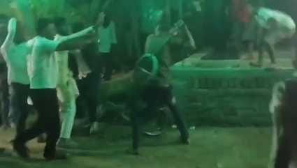 LIC development officer assaulted mobile snatched police engaged in investigation