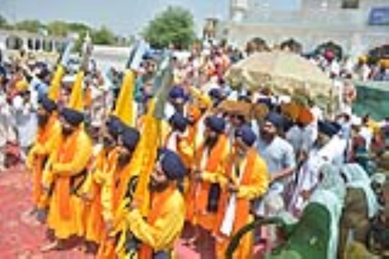 Fateh March was taken out from Chappadchidi to Sirhind