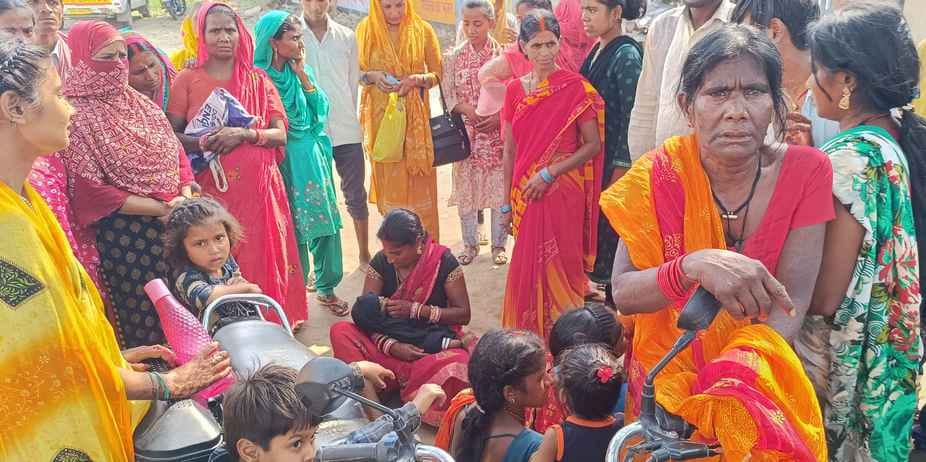 Bettiah bihar news Four month old child dies during treatment police investigation today news in hindi