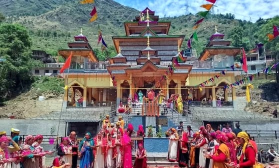 Devotees reached Sainj Mela ground and prayed to the gods for happiness and prosperity