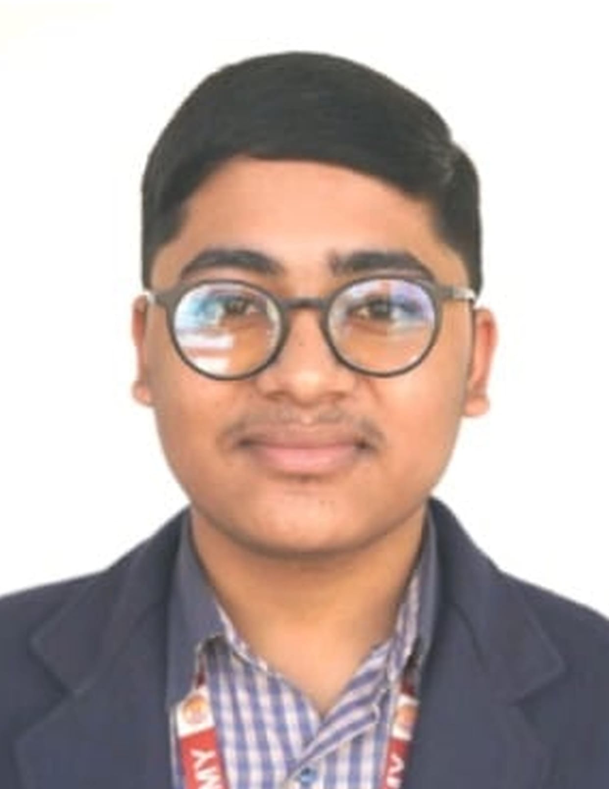 Shashwat Agarwal became the district topper in high school with 99.4% marks