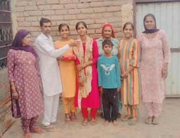 Pooja, the promising daughter of a labourer, scored 97% marks in 12th