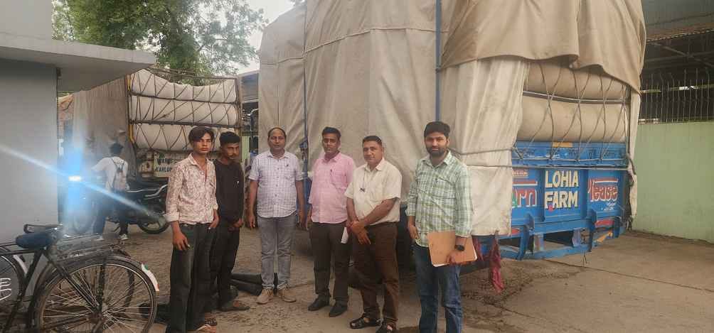 Hanumangarh Tractors coming from other states to sell wheat at government price detained trader from Haryana