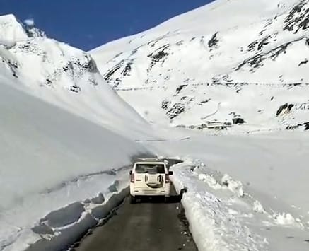 The influx of tourists has also decreased in the valleys of Lahaul