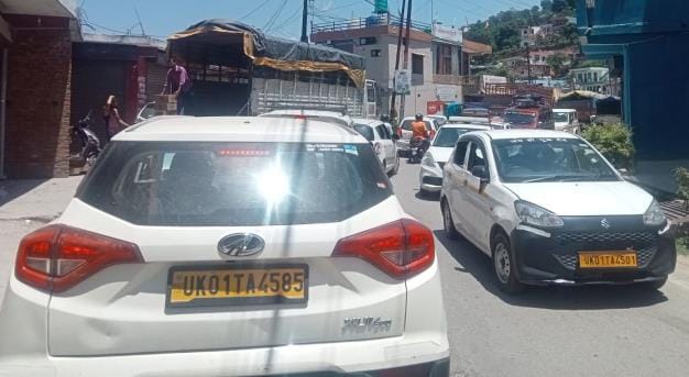 Traffic jam on Lower Mall Road, passengers and tourists are troubled