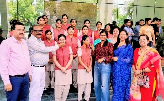 CBSE: Students rejoiced as soon as the result was announced