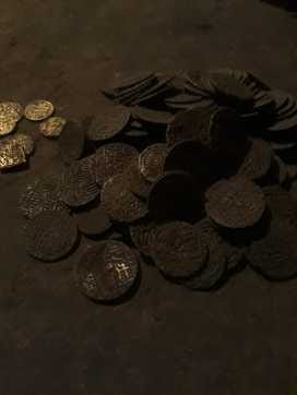 after a government teacher found treasure in his house, there was division among the labourers In Shahdol