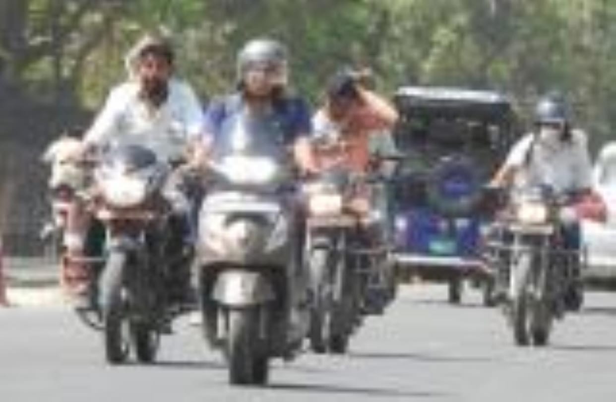 Temperatures crossed 42 degrees, leaving the house in this heat becomes difficult