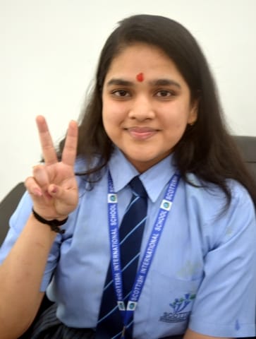 Savi is India topper in 12th, Aalekh is district topper in 10th