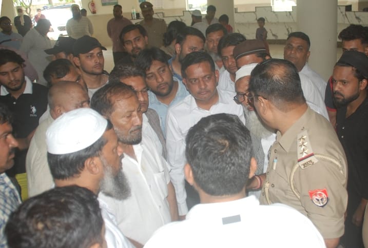 Family members furious over the death of shopkeeper injured due to balcony collapse