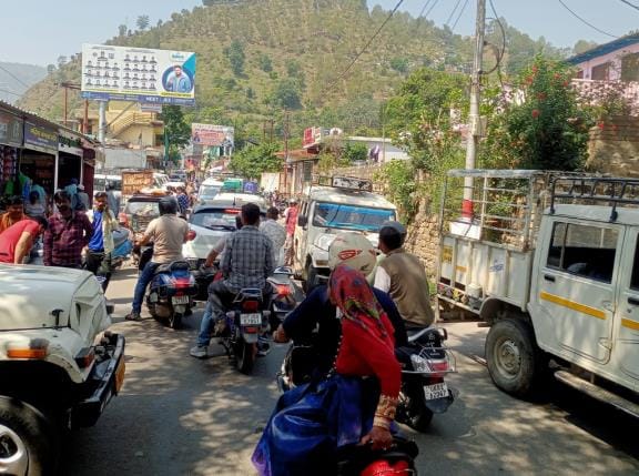 No entry during the day, traffic jam in the city in the evening