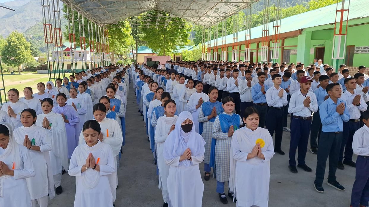 Peace on the border; Schools opened in some parts of the district, children's faces lit up