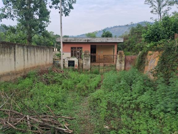 veternary Dispensary in Poor Condition