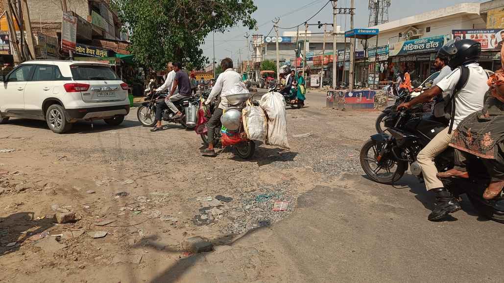 Deep pits at Ratia Chungi are causing problems for drivers
