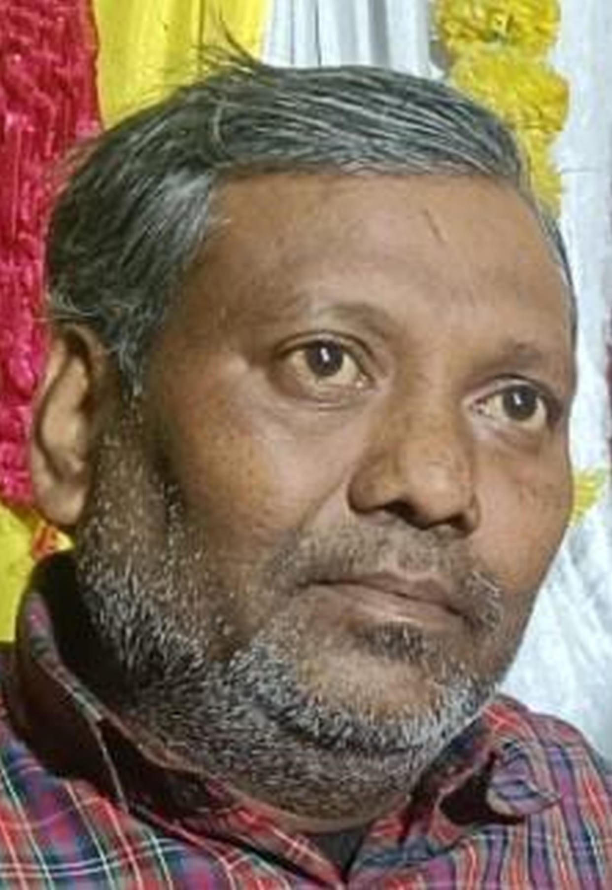 Bike rider hits bicycle, confectioner dies