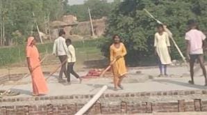 Two parties clashed over cutting a tree branch, 16 injured