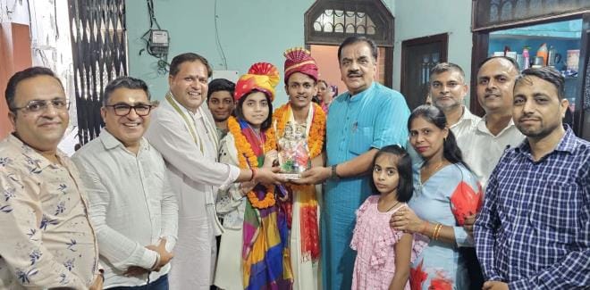 Topper Kritika and Thakur Rudrapratap were honored