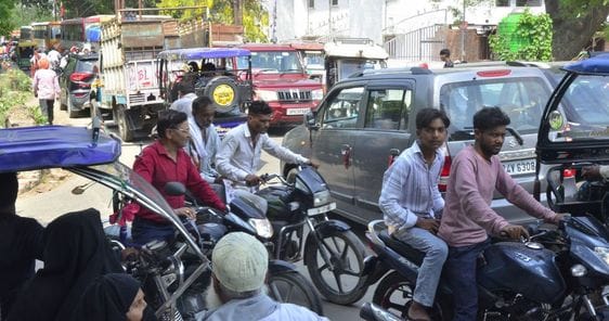 Traffic plan collapsed, City Magistrate's car stuck in jam