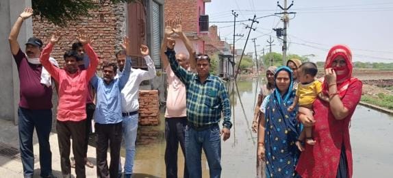 Vanshinagar is in bad shape due to the negligence of the municipality, there was a lot of sloganeering