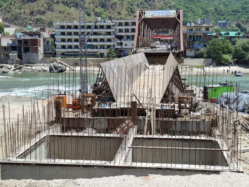 Vehicles will run on the double lane Bhuntar bridge in July