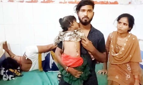 Six devotees injured in collision between e-rickshaw and Bolero