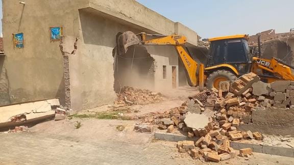 Bulldozers ran in HUDA colony, three illegal houses demolished