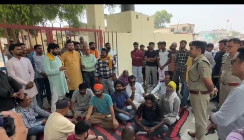 Uproar in police station for recovery of girl