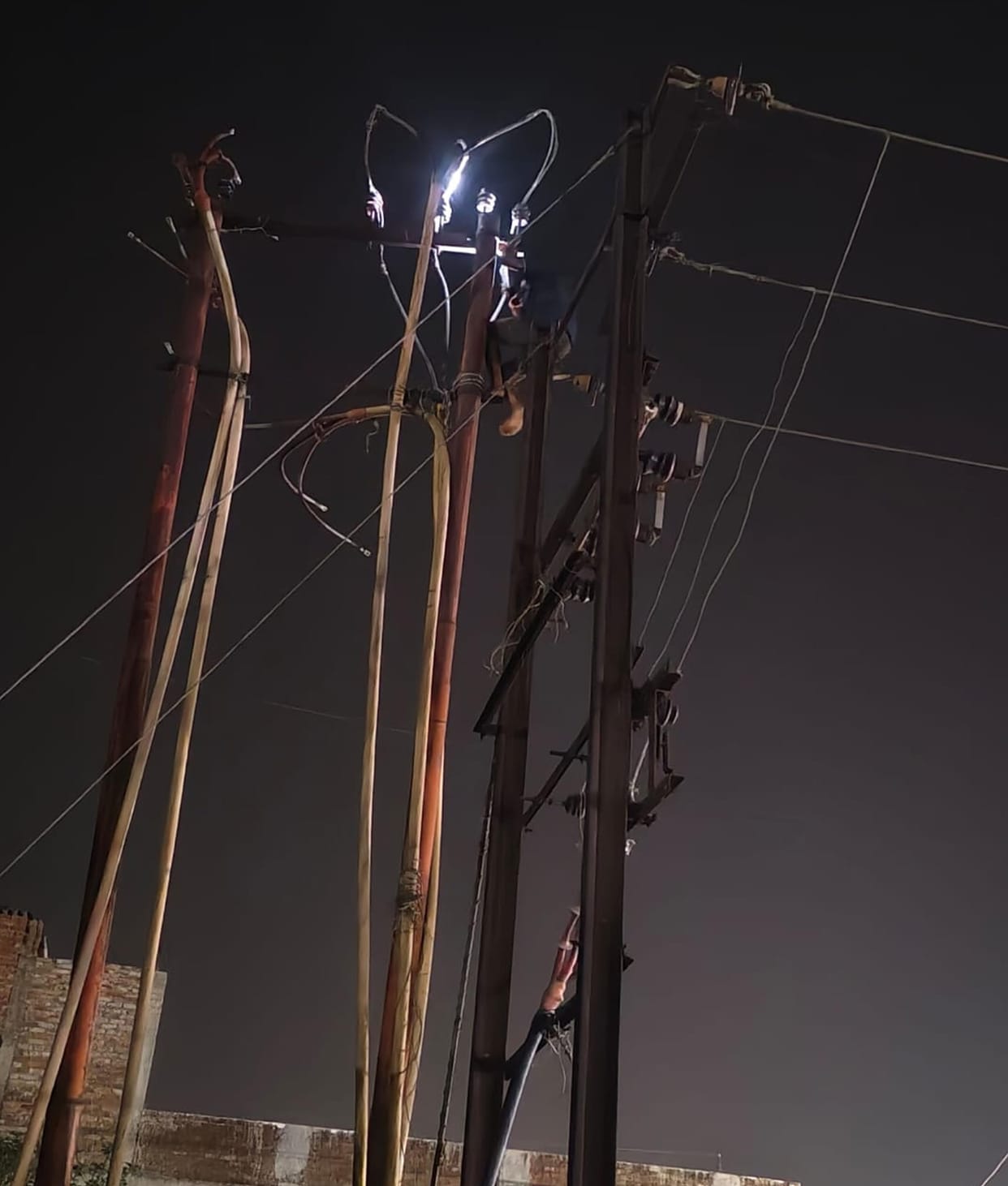 Underground cable burnt, electricity supply to 40 villages was disrupted for 11 hours