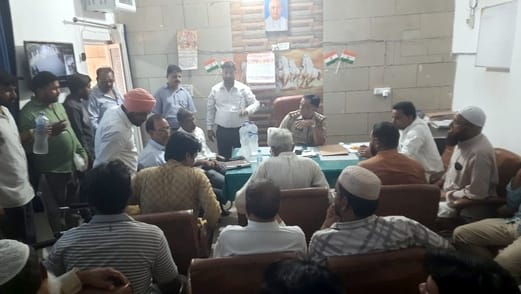 Villagers surrounded highway officials