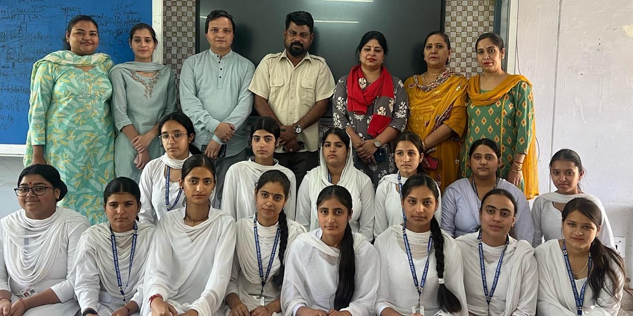 Seminar in women College