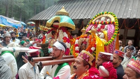 Crowds gathered to watch Dev Nritya, took blessings of the gods