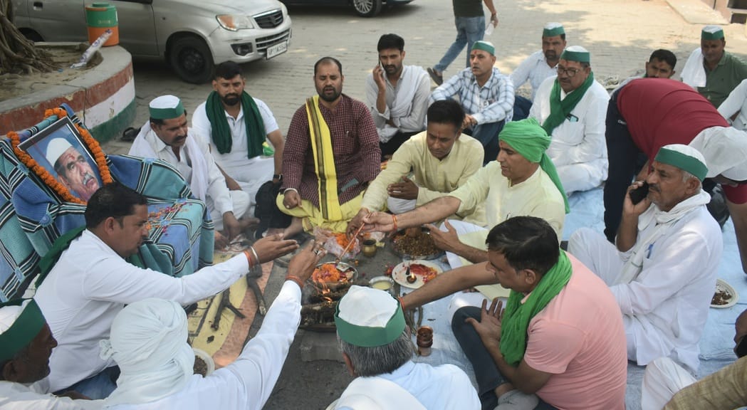 Bhakiyu and political organizations paid homage to Baba Tikait